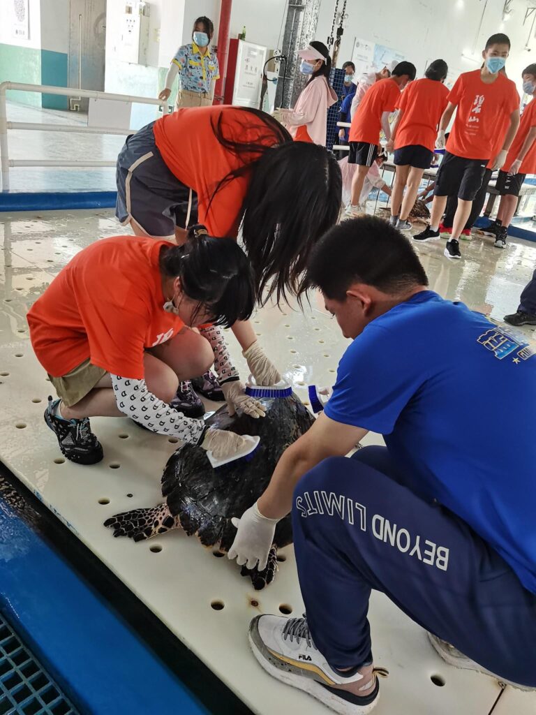 Animal Conservation Educational Tour in Sanya