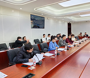 Students attending lectures at Link Business School in China.