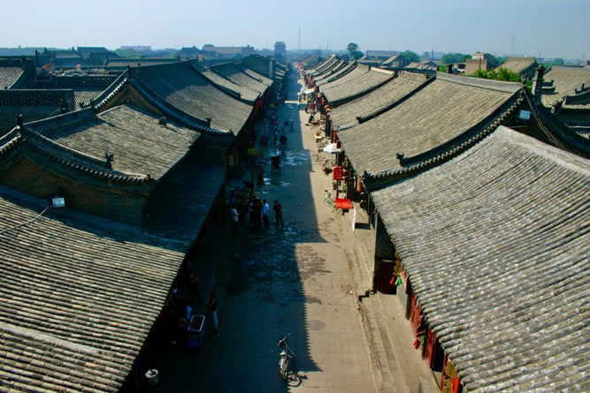 School trip to Wuyao Village with hands-on cultural exchange and photography