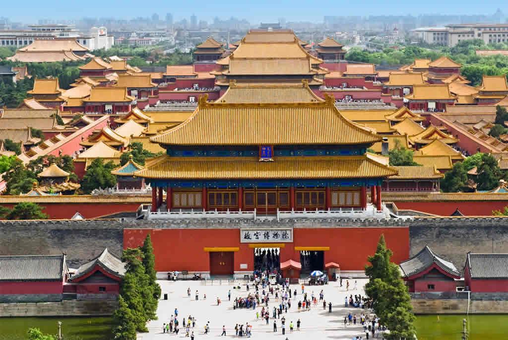 Educational tour in Beijing featuring Mandarin language learning and cultural experiences