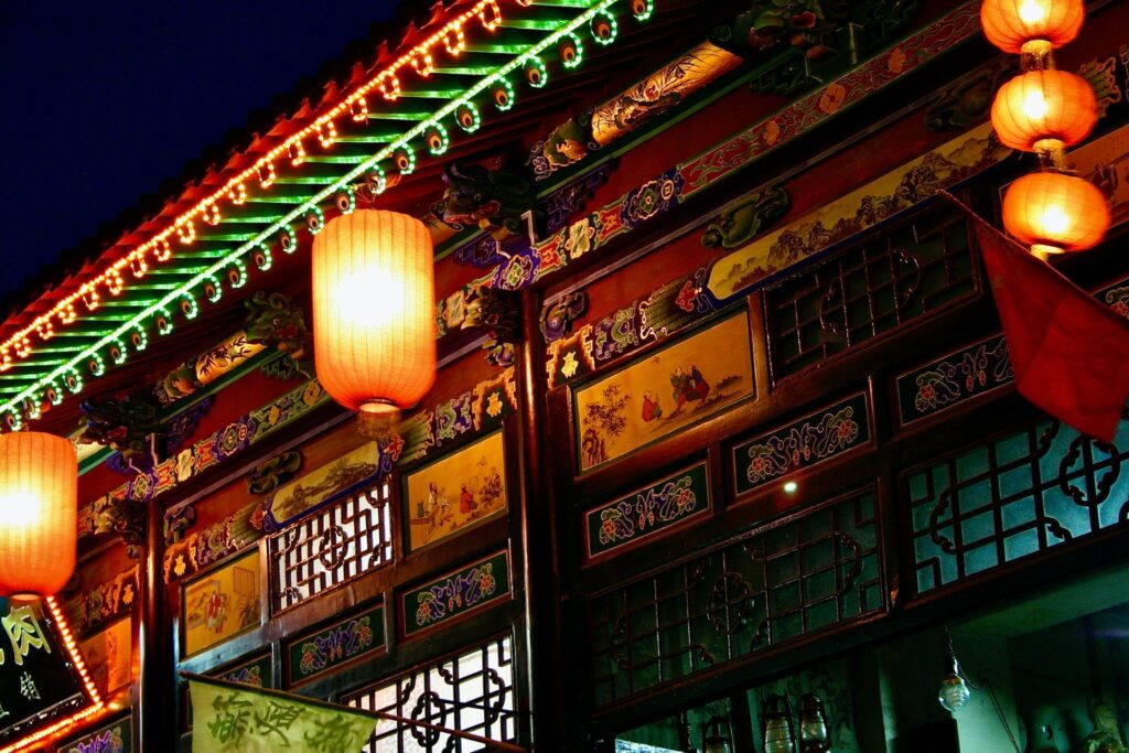 Students exploring Niujie Mosque, Beijing’s oldest mosque with rich Islamic heritage, featuring the Moon Observation Pavilion and architecture facing Mecca.
